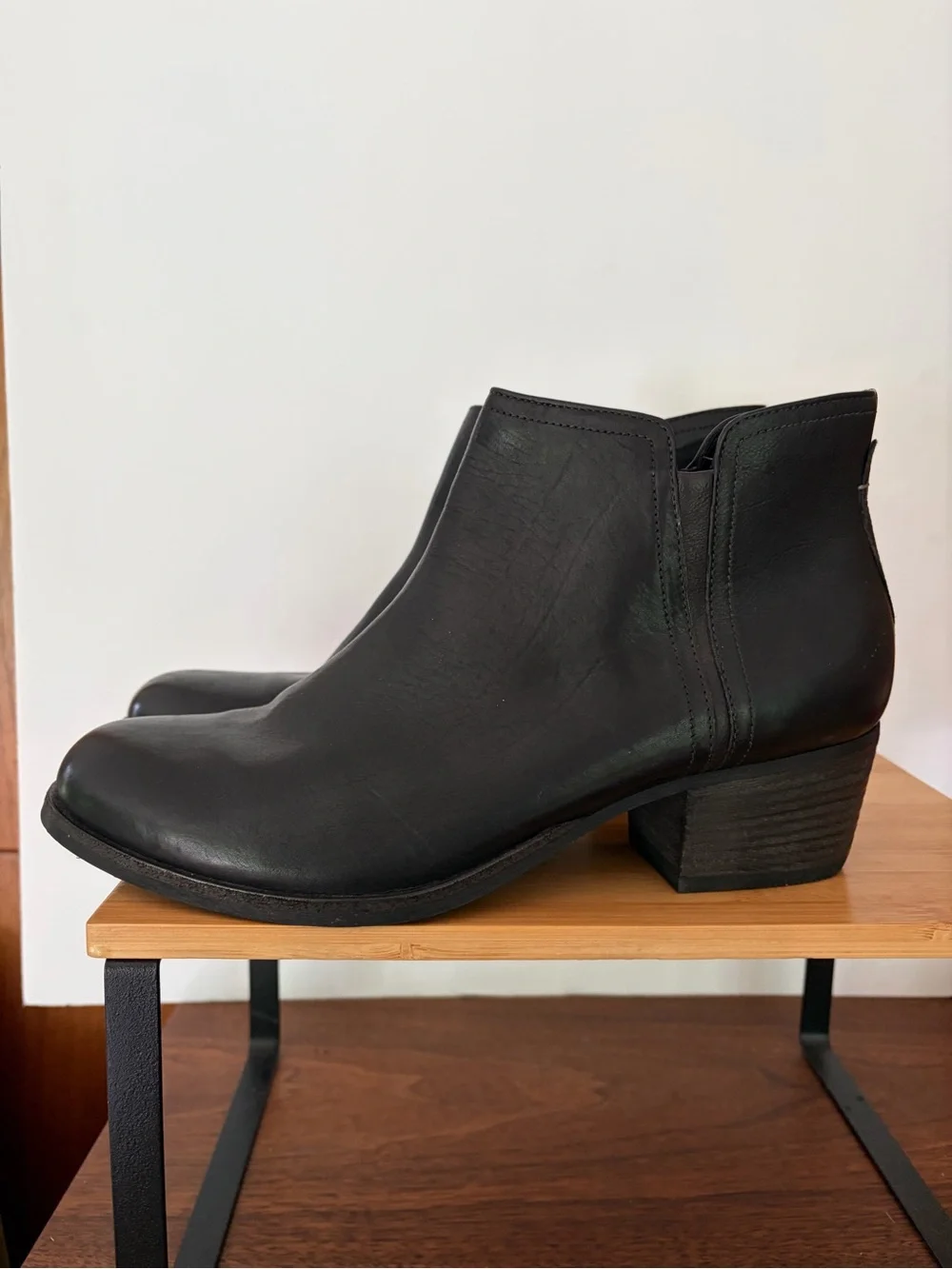Clarks Maypearl Ramie Black Leather Ankle Booties Low Block Heel Size Zips 8.5M